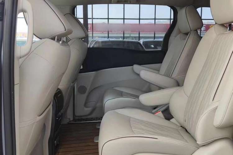 Used Buick GL8 2021 Land Cruiser Executive Class 652T Luxury Model
