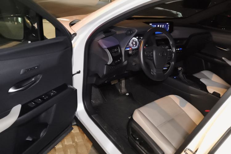 Used Lexus UX 2020 260h Explore & Enjoy Edition
