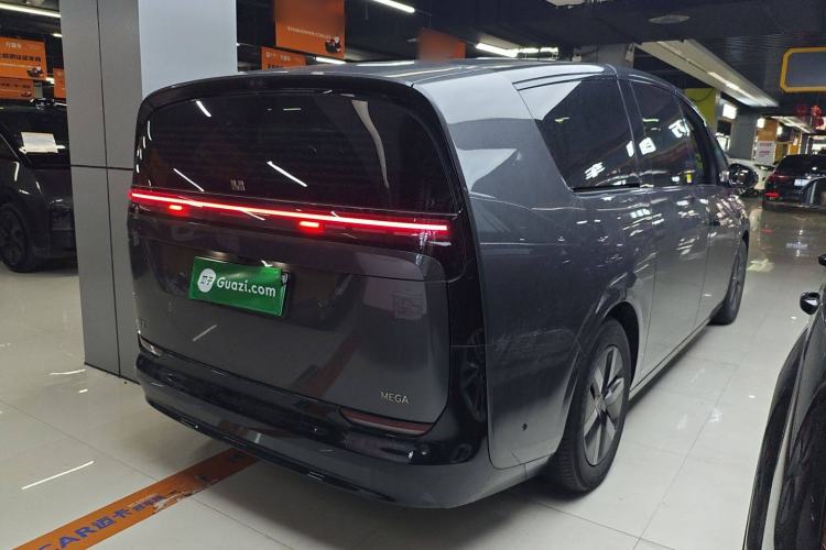 Used Li Auto MEGA 2024 Ultra Model
