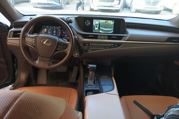 Used Lexus ES 2020 200 Excellence Edition
