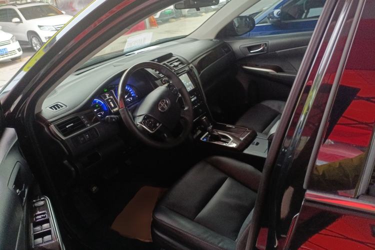 Used Toyota Camry 2016 Dual-Engine 2.5 HG 10th Anniversary Deluxe Navigation Edition
