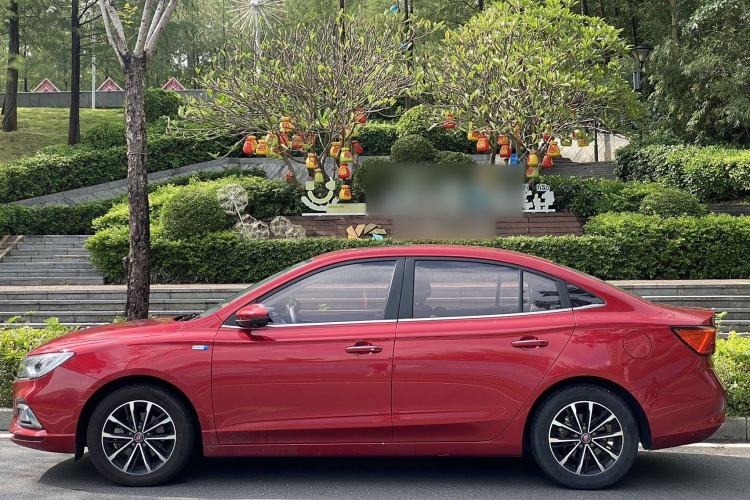 Used Roewe i5 2020 1.5L Automatic 4G Connect Luxury Flagship Edition
