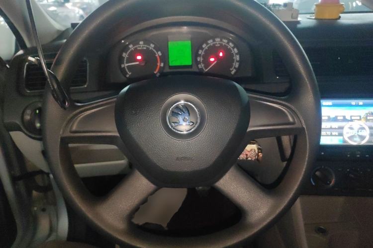 Used Skoda Rapid 2013 1.6L Manual Smart Selection Model
