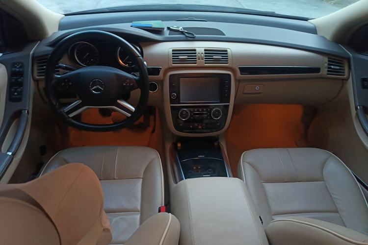 Used Mercedes-Benz R-Class 2017 R 320 4MATIC Business Edition Prestige Model
