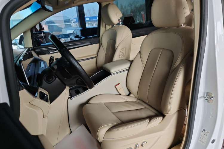 Used Buick GL8 2023 ES Lu Zun Deluxe Model
