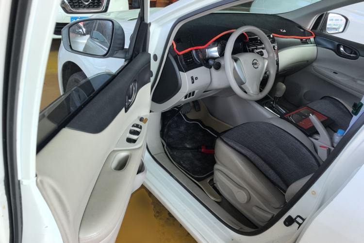 Used Nissan Tiida 2011 1.6L CVT Smart Version
