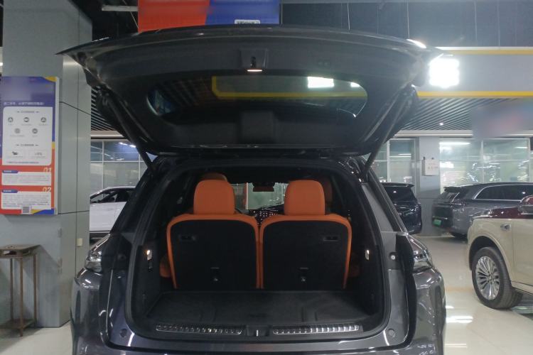 Used Li Auto L8 2023 Pro Model
