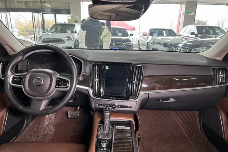 Used Volvo S90 2017 T4 Zhiyuan Edition

