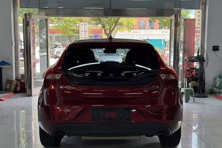 Used Volvo V40 2018 T3 Zhiyi Edition
