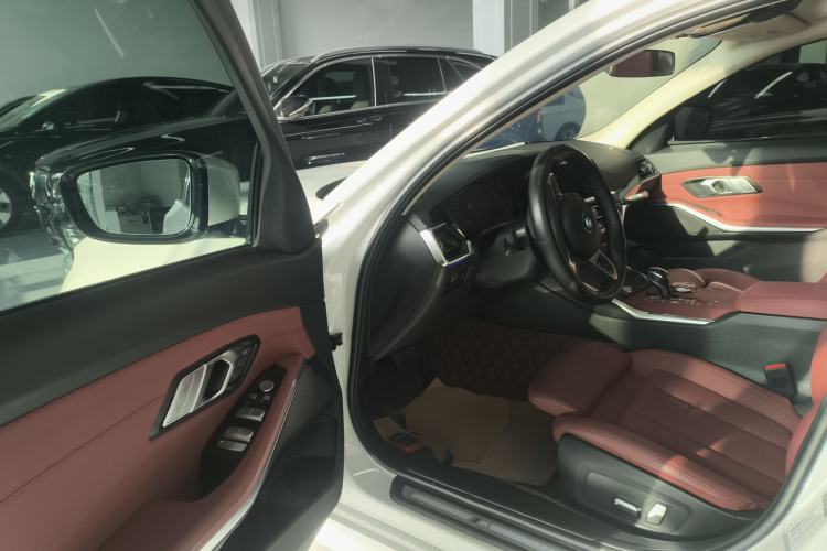 Used BMW 3 Series 2021 Second Facelift 325Li M Sport Package
