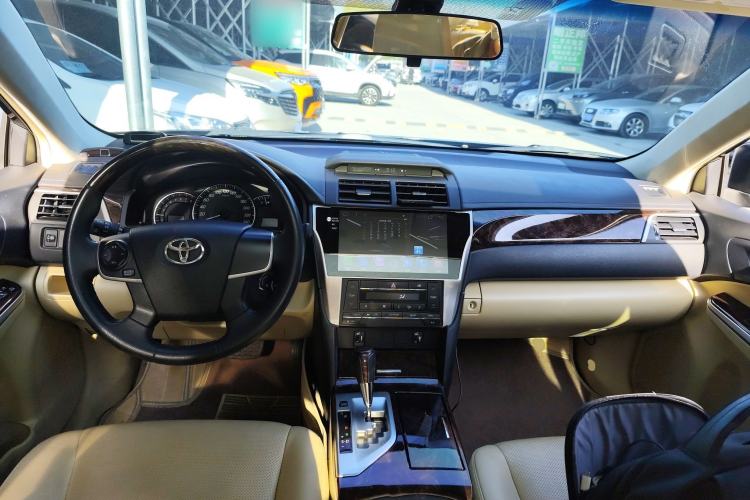 Used Toyota Camry 2015 2.0G Premier Edition
