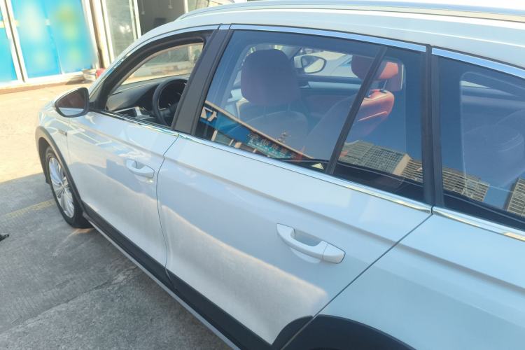 Used Volkswagen C-TREK 2018 1.5L Automatic Fashion Model