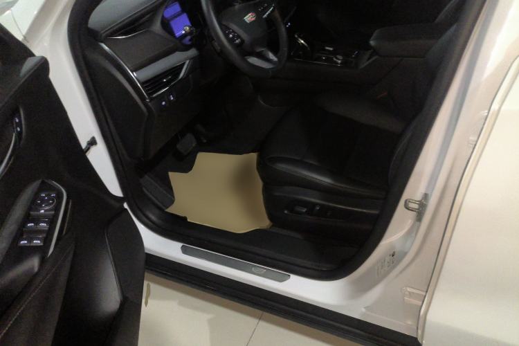 Used Cadillac XT4 2022 28T Two-Wheel-Drive Luxury Version
