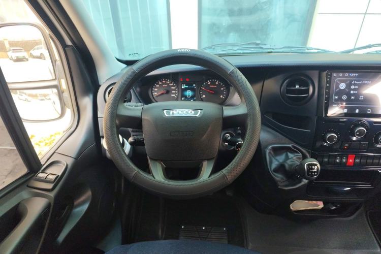 Used Iveco Eurocargo 2021 2.0T Manual Super Rui Short Wheelbase Low-Roof Manual Door F1A
