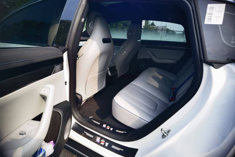 Used Hima Luxeed S7 2024 Max
