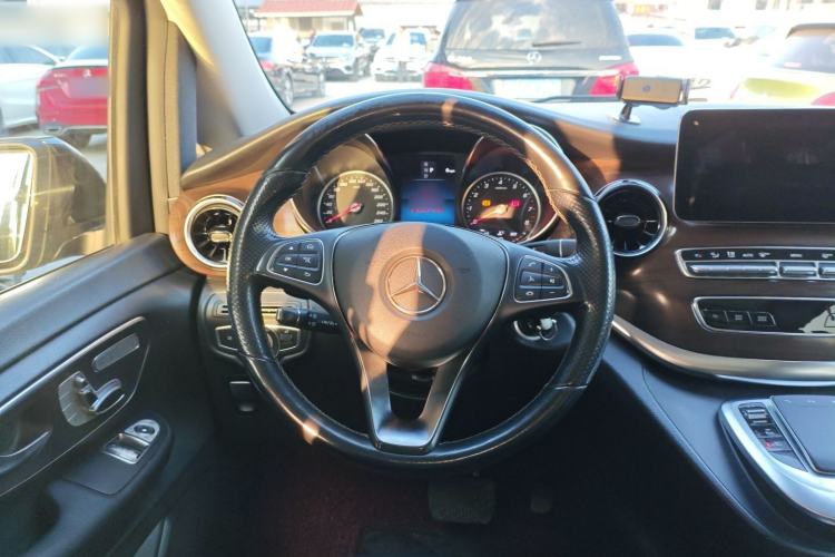 Used Mercedes-Benz V-Class 2020 V 260 Avantgarde Edition
