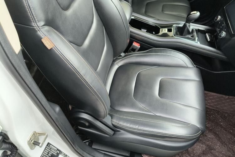 Used Dongfeng Fengon 580 2017 1.5T Manual Luxury Model