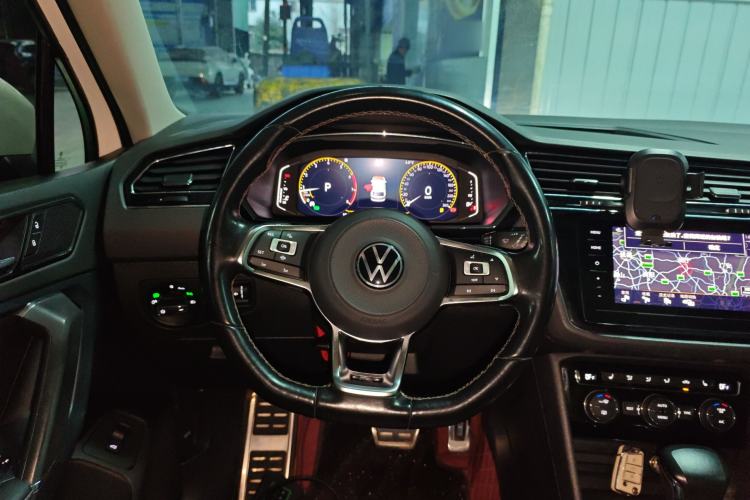 Used Volkswagen Tiguan L 2021 330TSI Automatic Two-Wheel Drive R-Line Enhanced Edition
