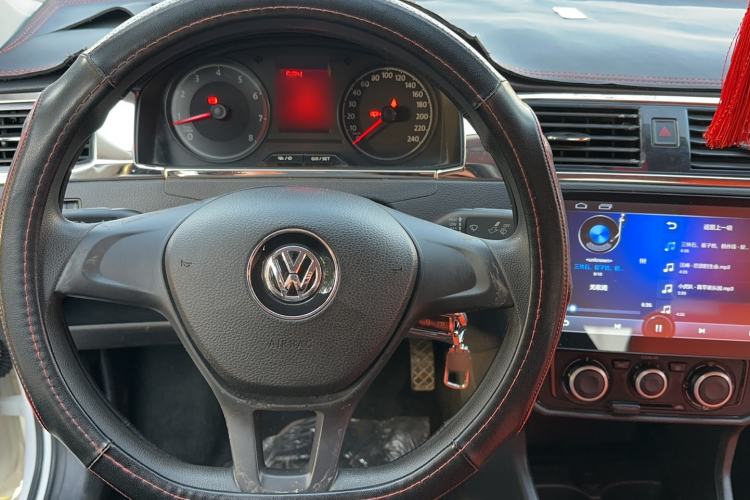 Used Volkswagen Santana 2016 1.6L Manual Fashion Edition
