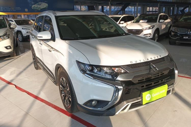 Used Mitsubishi Outlander 2019 2.4L 4x4 Zhi Xiang Edition 5 Seats China VI Standard