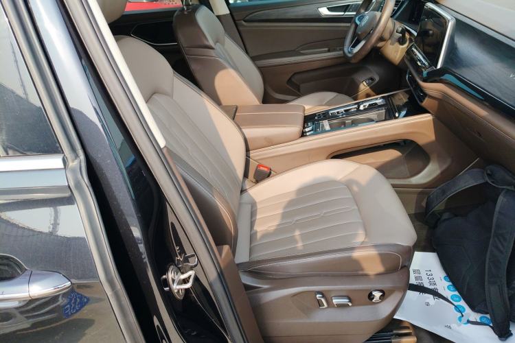 Used Volkswagen Viloran 2024 330TSI Luxury Edition
