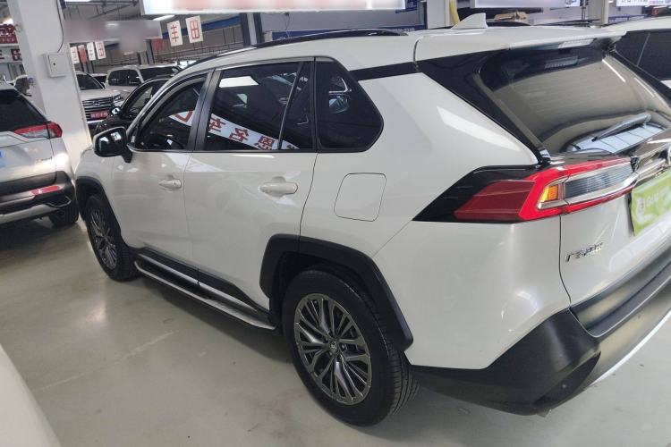 Used Toyota Wildlander 2023 2.0L CVT Two-Wheel Drive Luxury PLUS Edition
