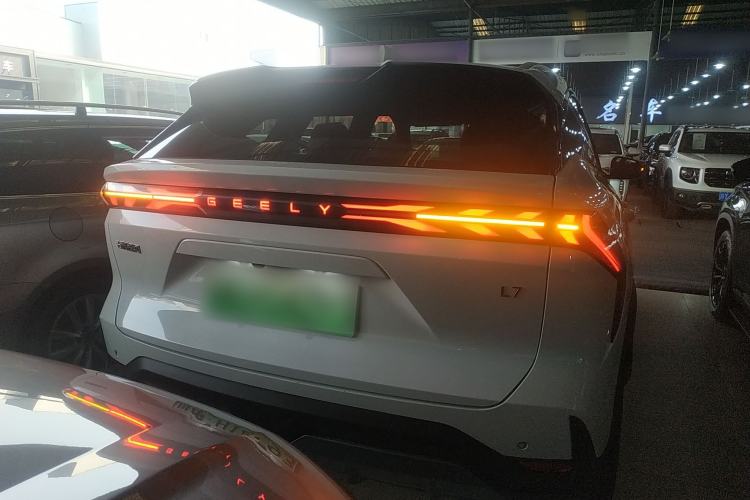 Used  L7 2023 1.5T 115 km Starship
