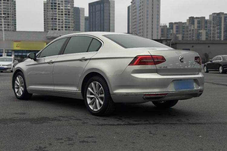 Used Volkswagen Magotan 2019 330TSI DSG Leading Model China VI Standard
