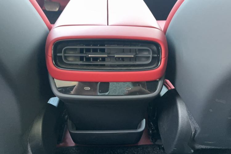 Used  SU7 2024 Rear-Drive Long-Range Intelligent Driving Version
