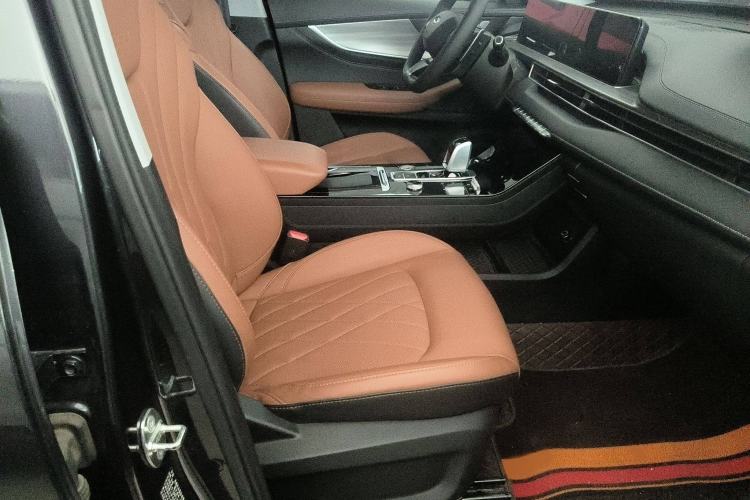 Used Chery Tiggo 8 PLUS 2021 290TGDI DCT Luxury Edition
