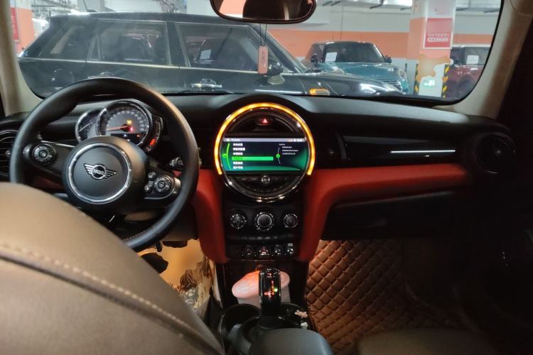 Used  MINI 2019 1.5T COOPER Classic Edition Five-Door Version
