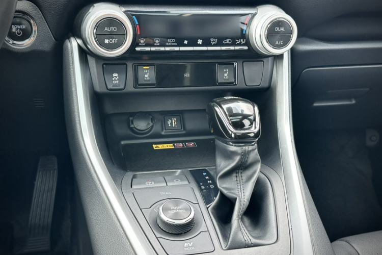 Used Toyota RAV4 2023 Dual-Engine 2.5L E-CVT Four-Wheel Drive Elite Plus Edition
