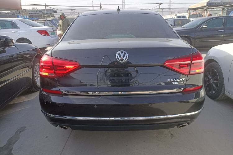 Used Volkswagen Passat 2017 330TSI DSG Luxury Edition
