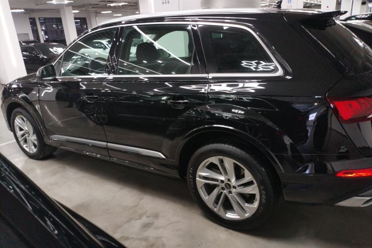 Used Audi Q7 2023 45 TFSI quattro S line Sport model