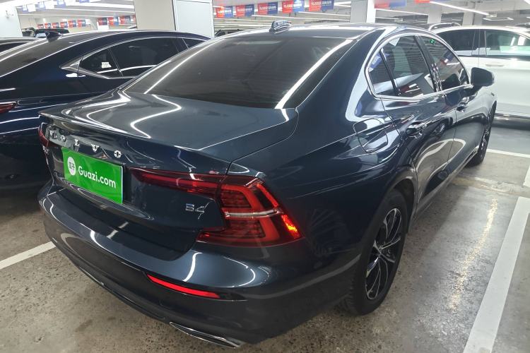 Used Volvo S60 2022 B4 Zhiyi Luxury Edition

