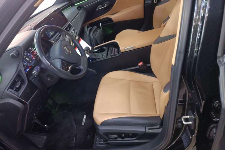 Used Lexus ES 2022 200 Excellence Edition
