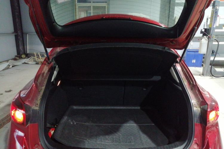 Used Mazda Mazda 3 Axela 2014 Hatchback 2.0L Automatic Flagship Model