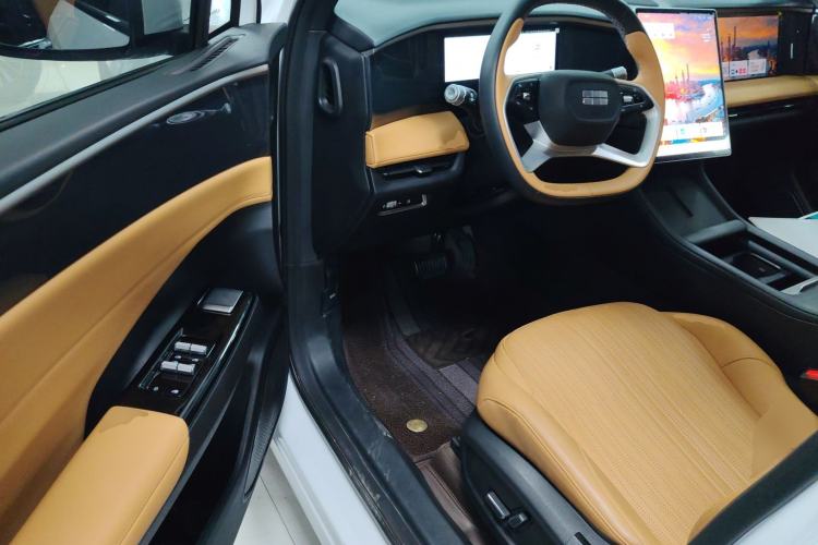 Used  L7 2024 1.5T 115 km PLUS Dragon Edition
