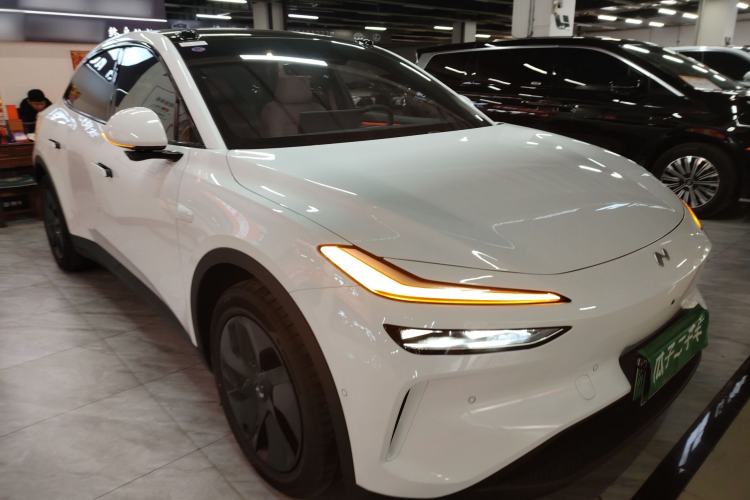 Used ONVO L60 2025 Model—85 kWh All-Wheel-Drive Version
