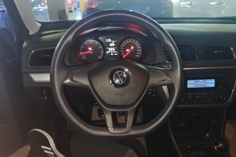 Used Volkswagen Lavida 2015 1.6L Manual Fashion Edition
