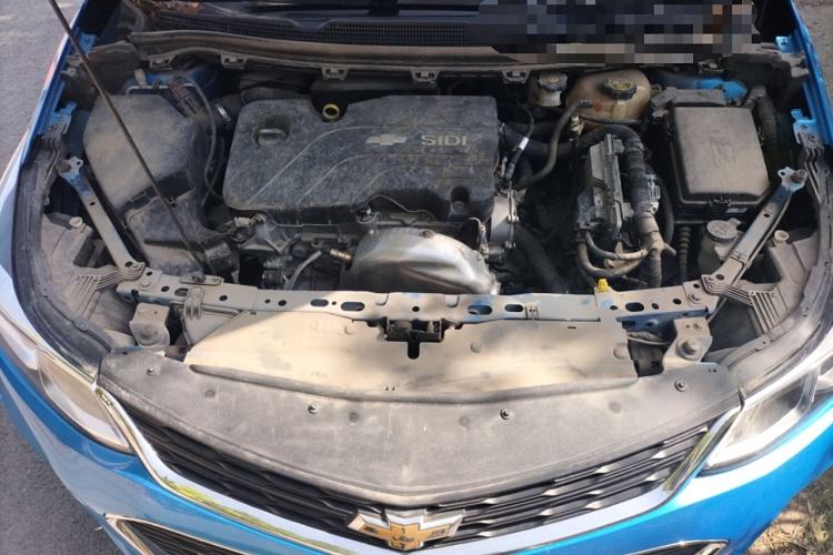 Used Chevrolet Cruze 2017 1.5L Hatchback Automatic Pioneer Sunroof Edition