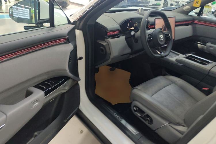 Used Zeekr 7X 2025 100 kWh Long-Range Rear-Wheel Drive with Intelligent Driving Features