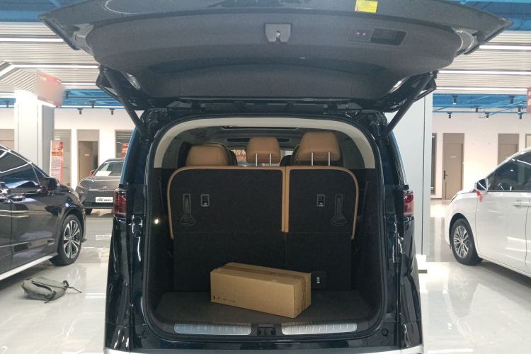 Used Denza D9 2024 DM-i 980 Four-Wheel Drive Prestige Model
