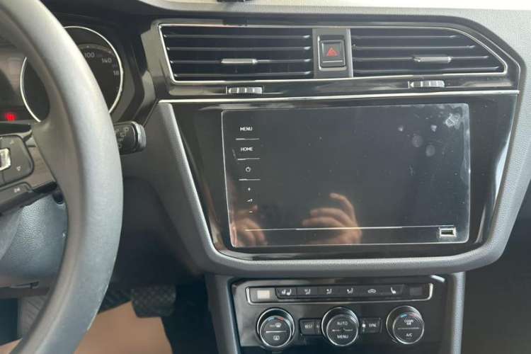 Used Volkswagen Tiguan L 2019 Revised 330TSI Automatic Two-Wheel Drive Smart & Luxury Edition China VI Standard
