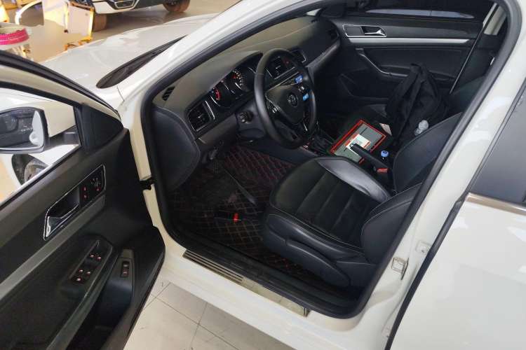 Used Volkswagen Lavida 2017 1.6L Automatic Comfort Edition