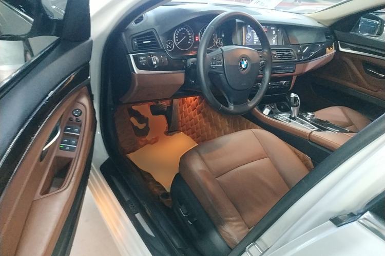 Used BMW 5 Series 2014 525Li Leading Model

