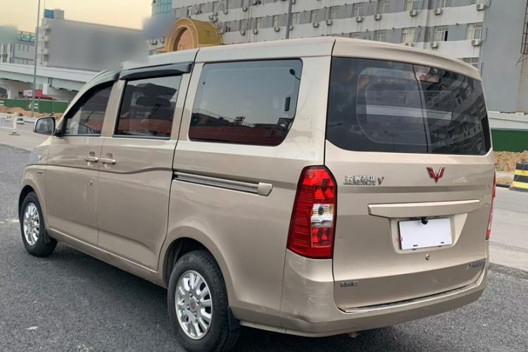 Used Wuling Rongguang V 2018 1.5L Standard Version
