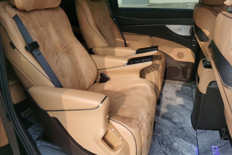 Used Denza D9 2024 DM-i 1050 Luxury Model