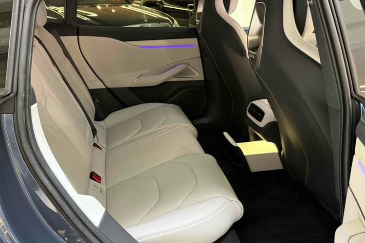 Used  SU7 2024 Rear-Drive Ultra-Long Range Advanced Pro-Level Intelligent Driving Version
