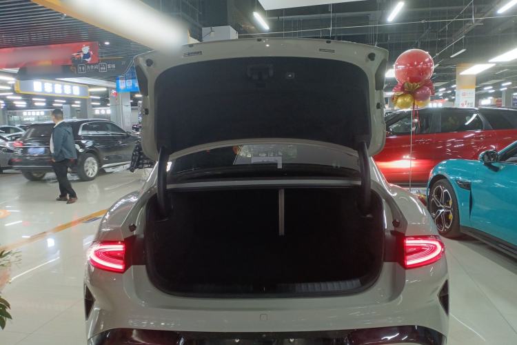 Used  SU7 2024 Four-Wheel Drive Ultra-Long Range Advanced Intelligent Driving Max Edition
